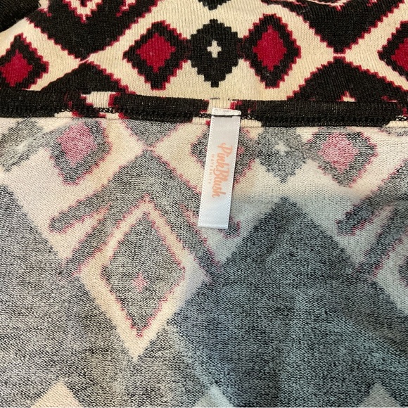 Pink Blush Maternity Aztec Style Short Sleeve Shirt Sz Med - Picture 5 of 7